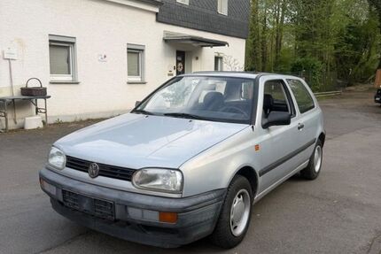 VW Golf 101.400 km 1.700 &euro; Bergisch Gladbach 51469