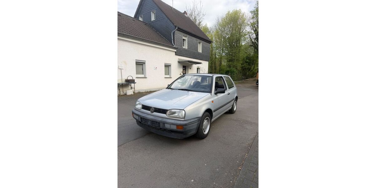 VW Golf 101.400 km 1.700 &euro; Bergisch Gladbach 51469