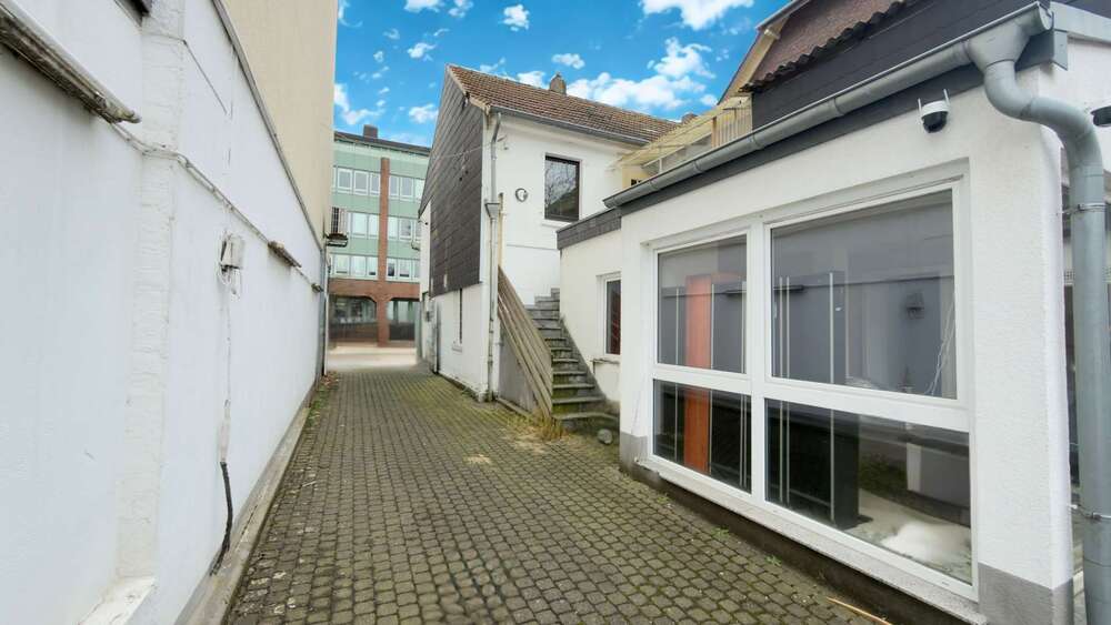 Wohn- und Geschäftshaus mit Baugenehmigung & Entwicklungspotenzial in 1A-Lage - Wohn- & Geschäftshaus Leverkusen Wiesdorf | Angebot:25832223