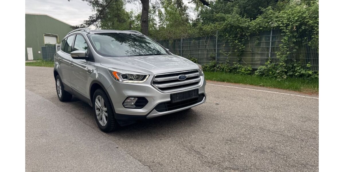 Ford Kuga 71.000 km 11.999 &euro; Köln 50769