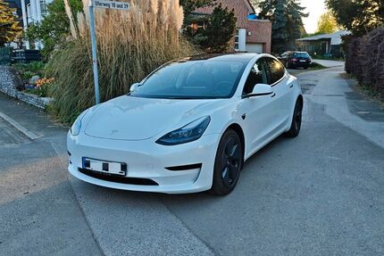 Tesla Model 3 44.290 km 27.500 &euro; Monheim am Rhein 40789