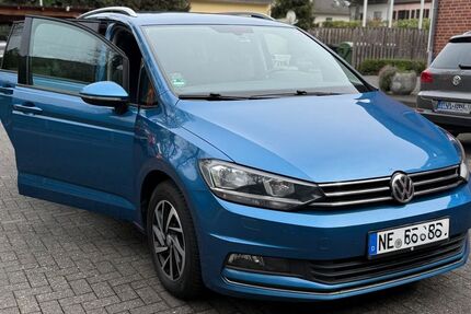 VW Touran 216.042 km 10.850 &euro; Köln 50672