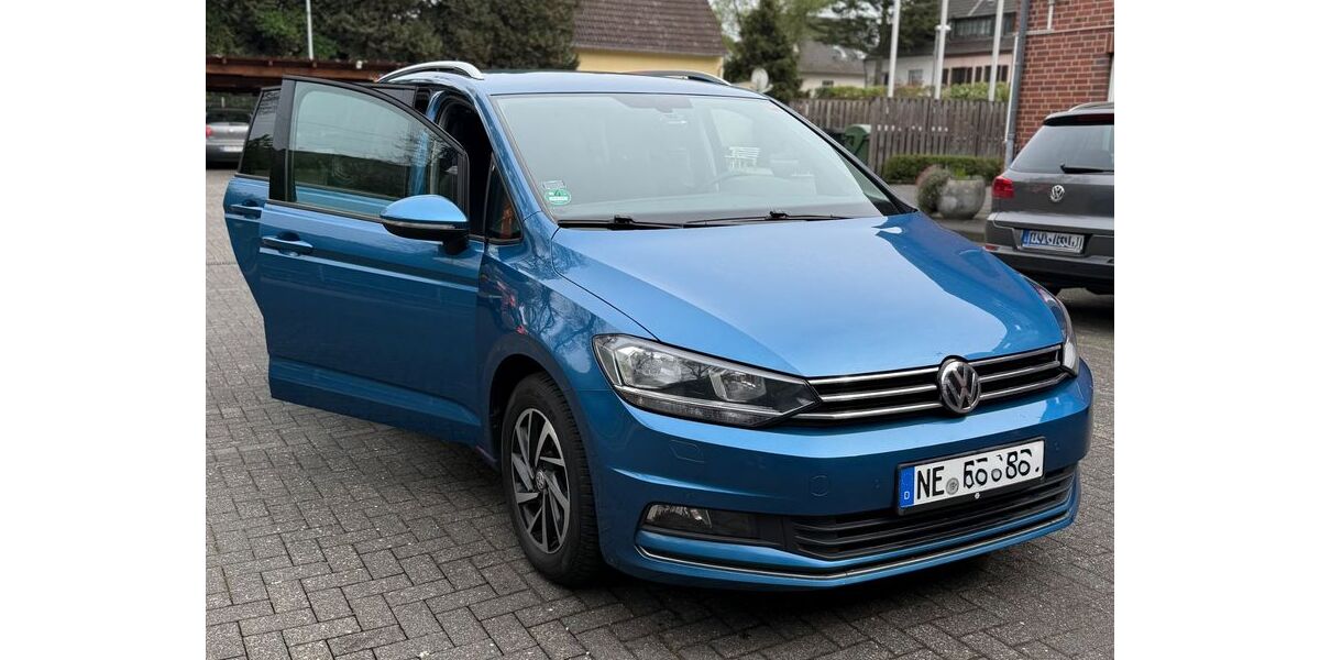 VW Touran 216.042 km 10.850 &euro; Köln 50672