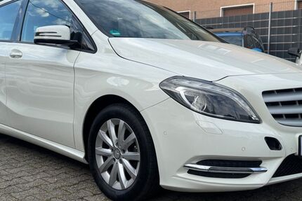 Mercedes-Benz B 180 151.993 km 9.200 &euro; Köln 50858