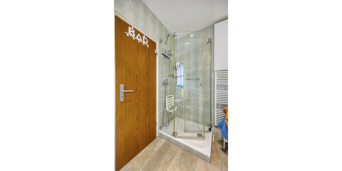 Top gepflegtes Reihenmittelhaus mit gemütlichem Garten, Terrasse und Garage in beliebter Wohnlage - Reihenmittelhaus Pulheim / Brauweiler Brauweiler | Angebot:27285366