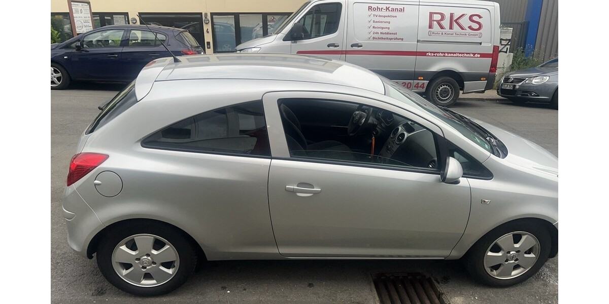 Opel Corsa D 179.000 km 2.500 &euro; Solingen 42651