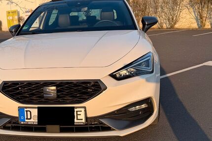 Seat Leon 127.356 km 16.800 &euro; Düsseldorf 40225