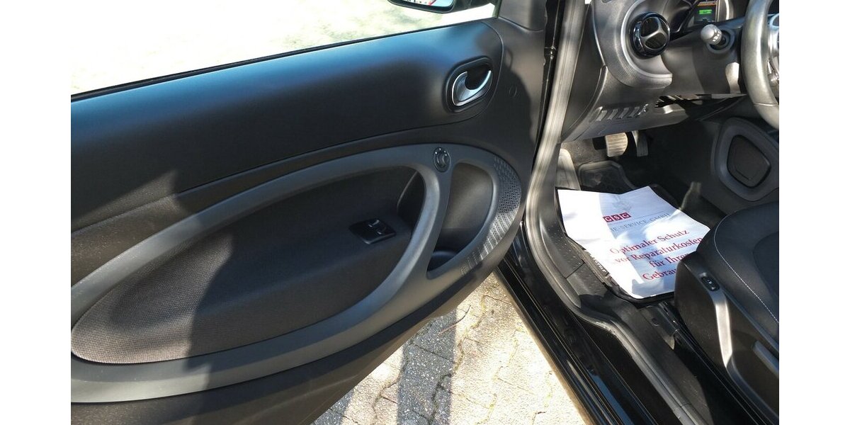 Smart ForTwo electric drive EQ PASSION KLIMAAUTOM SITZHE 35.255 km 10.450 &euro; Köln 50858