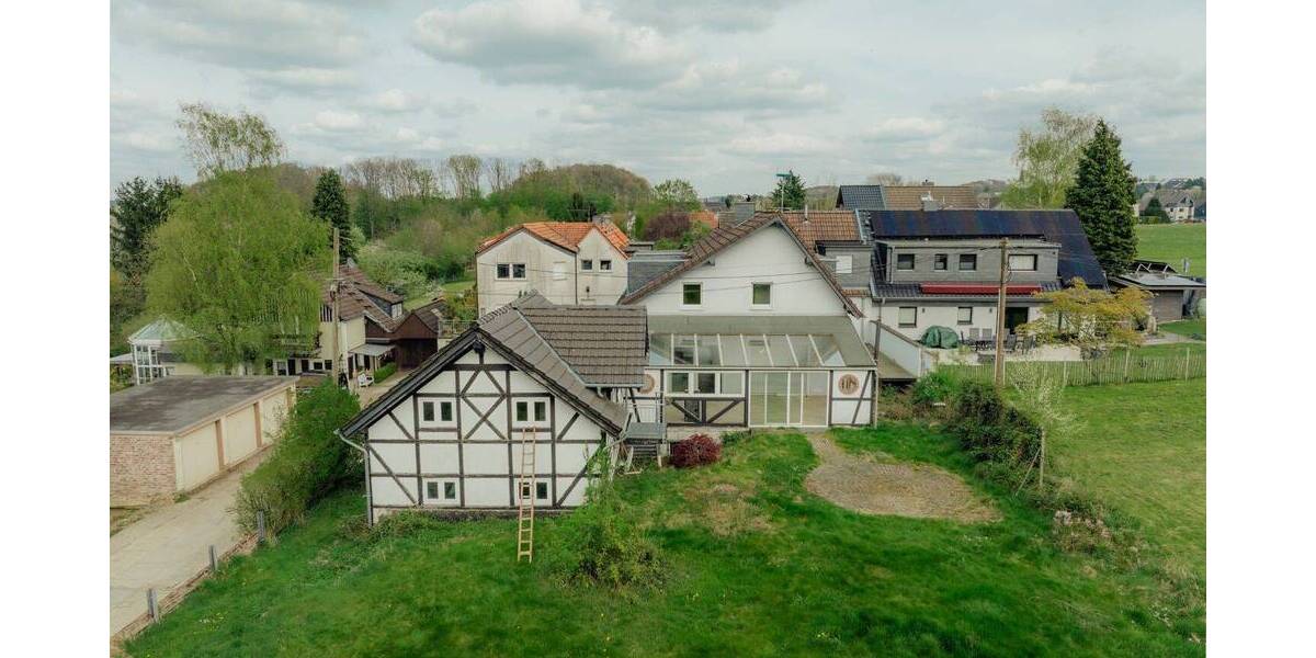 Einfamilienhaus Bergisch Gladbach Herrenstrunden - 8 Zimmer, 193 m&sup2;, 599.000&euro; | Angebot:25686767