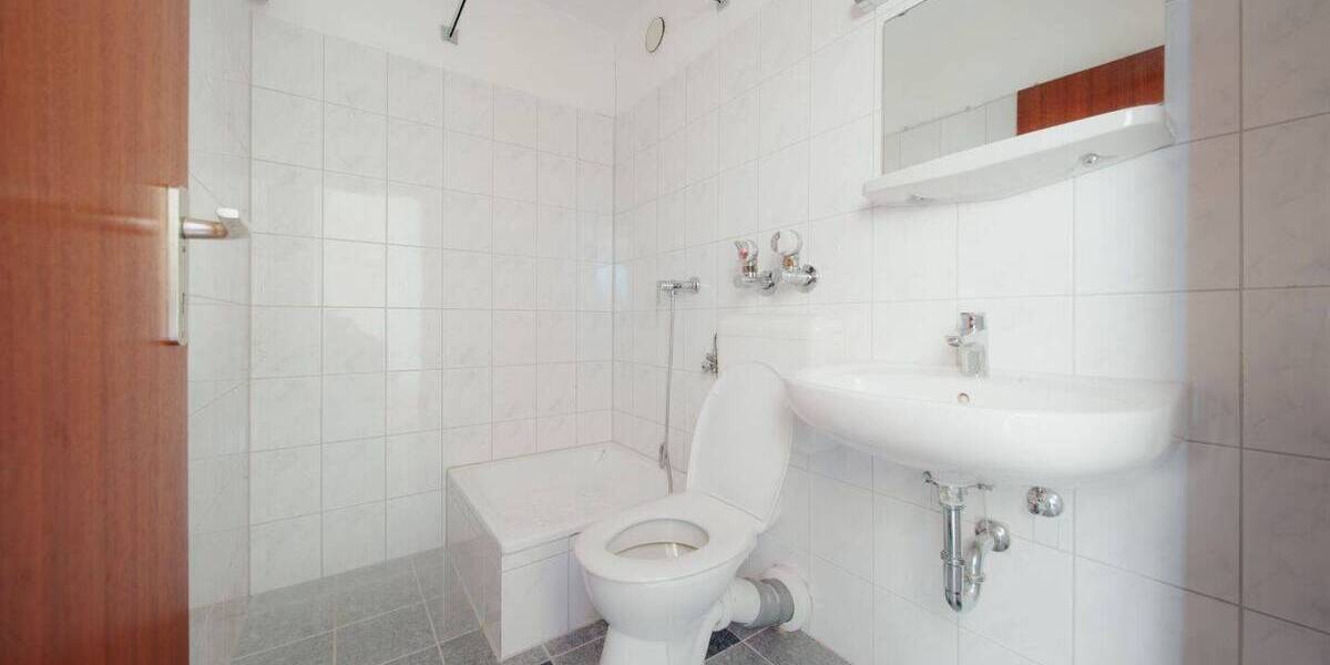 Etagenwohnung Bergisch Gladbach Bockenberg - 3 Zimmer, 83 m&sup2;, 175.000&euro; | Angebot:26258707