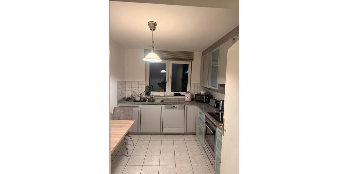 Etagenwohnung Düsseldorf Stadtbezirk 8 - 3 Zimmer, 100 m&sup2;, 900&euro; | Angebot:26294677