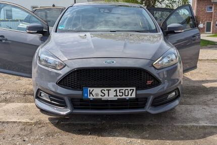 Ford Focus 126.000 km 15.550 &euro; Köln 51147