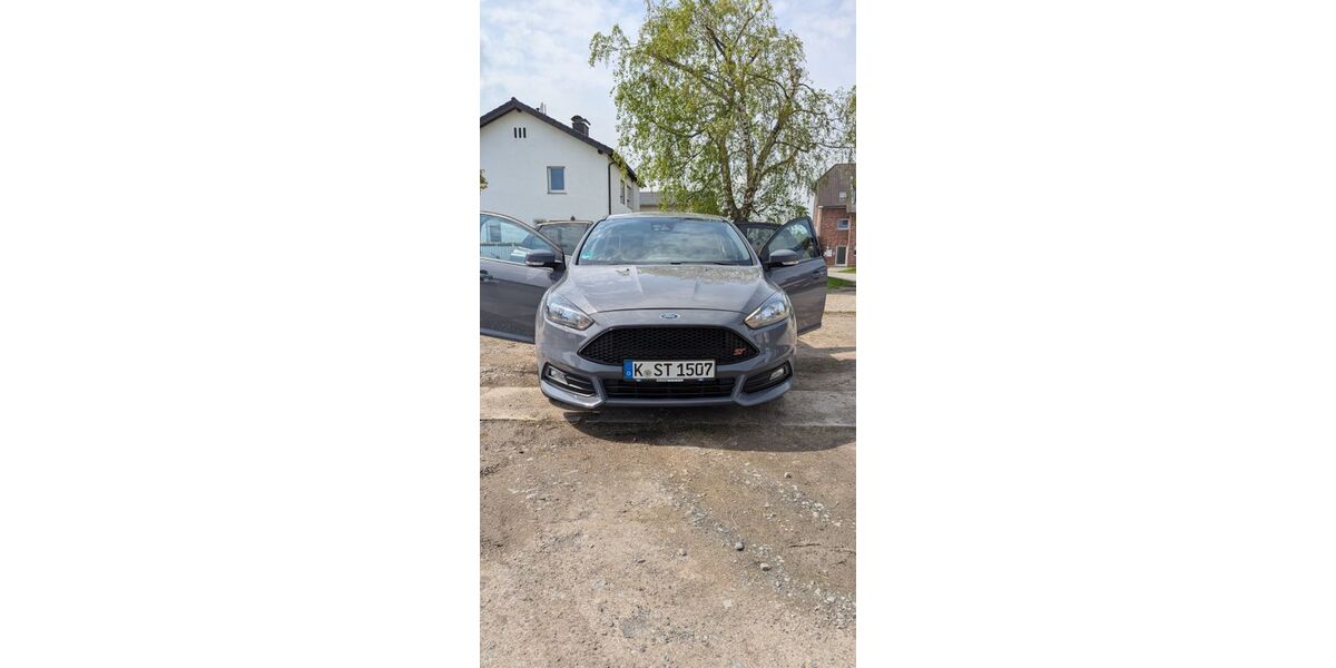 Ford Focus 126.000 km 15.550 &euro; Köln 51147
