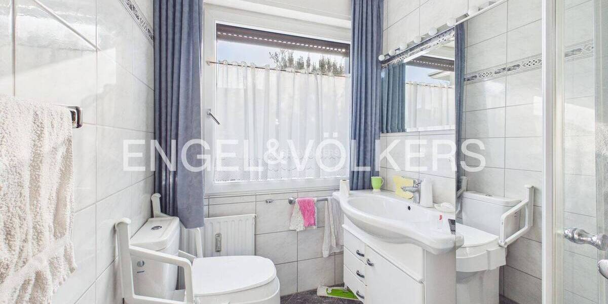 Reihenendhaus Willich Schiefbahn - 7 Zimmer, 193 m&sup2;, 375.000&euro; | Angebot:26247754