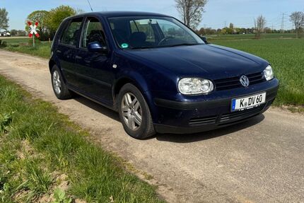 VW Golf 256.000 km 800 &euro; Köln 50769