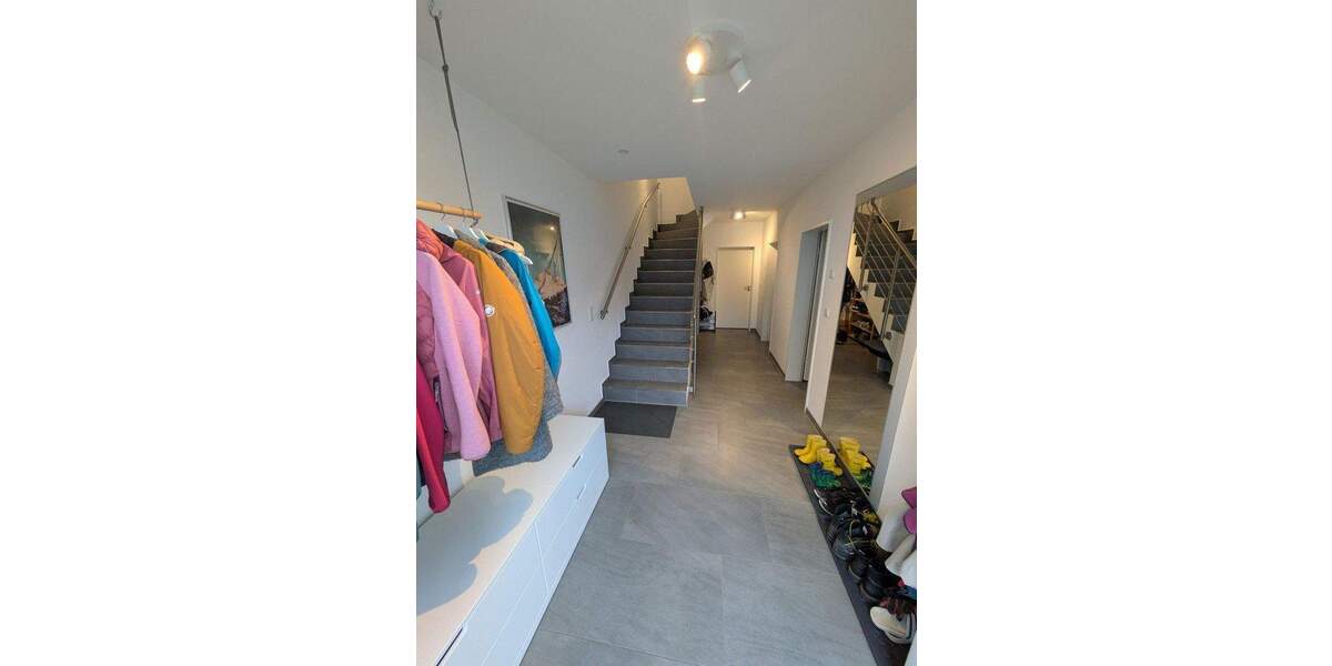 Reihenmittelhaus Leverkusen Lützenkirchen - 6 Zimmer, 174 m&sup2;, 555.000&euro; | Angebot:25798466