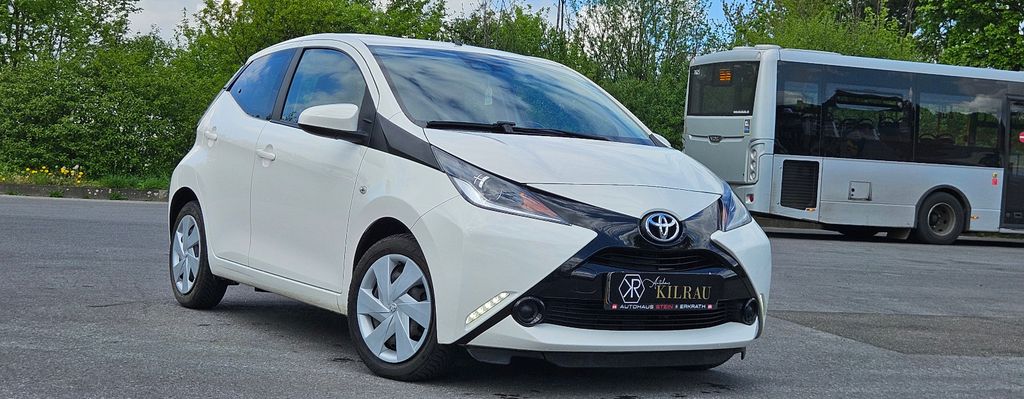 Toyota Aygo (X) 107.000 km 10.499 &euro; Mettmann 40822