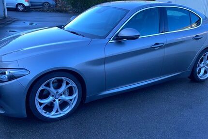 Alfa Romeo Giulia 121.800 km 18.100 &euro; Remscheid 42855