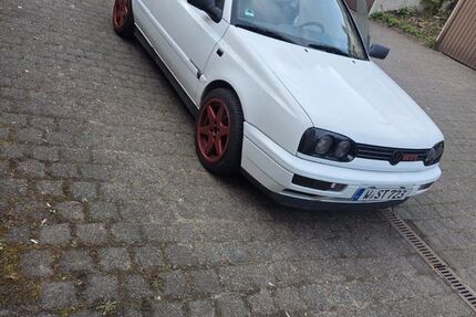 VW Golf 295.162 km 3.699 &euro; Remscheid 42899