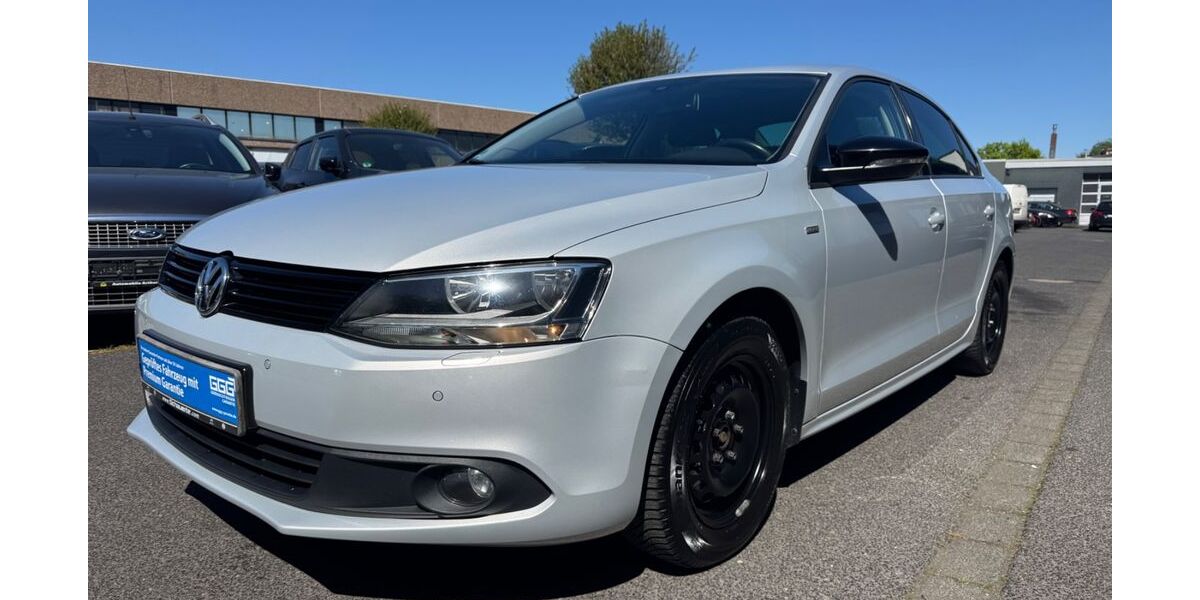 VW Jetta 141.166 km 7.490 &euro; Düsseldorf 40233