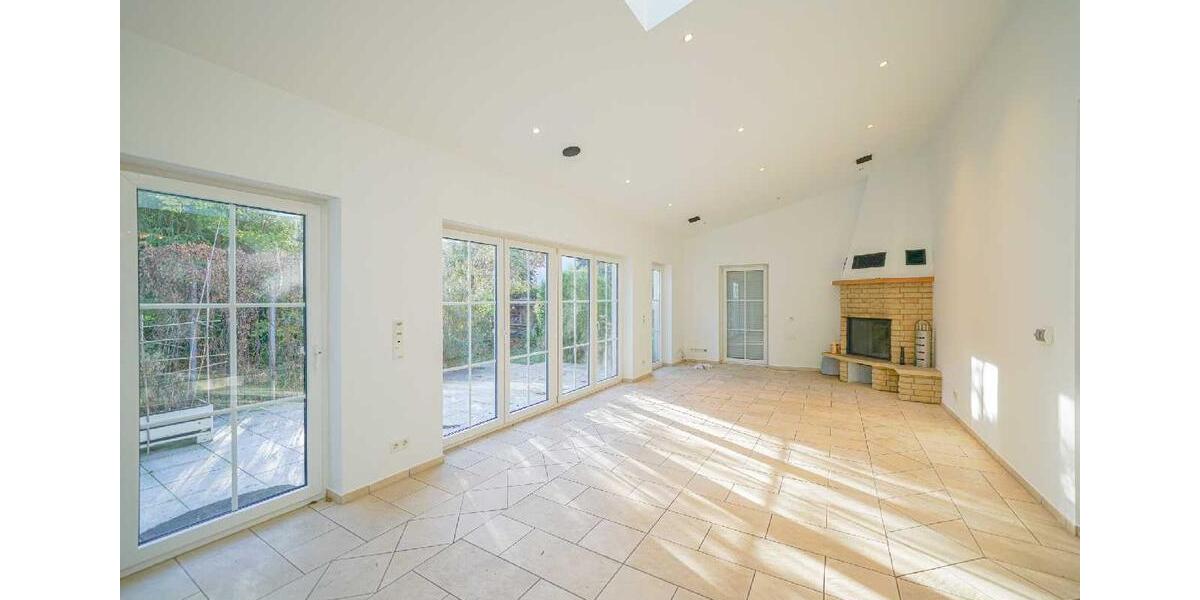 Einfamilienhaus Ratingen Tiefenbroich - 5 Zimmer, 220 m&sup2;, 2.500&euro; | Angebot:24815445