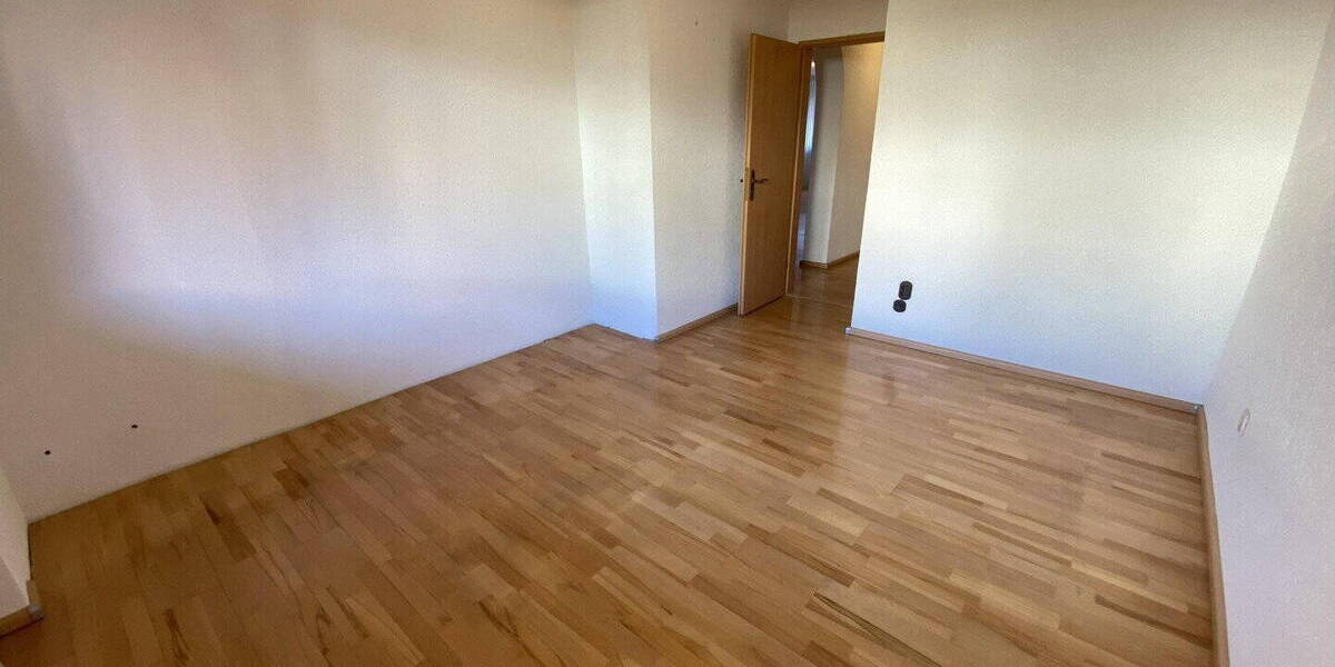 Etagenwohnung Düsseldorf Wersten - 3 Zimmer, 87 m&sup2;, 325.000&euro; | Angebot:26131810