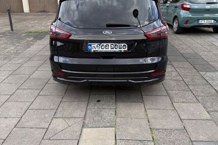 Ford S-Max 116.800 km 17.100 &euro; Köln 51107