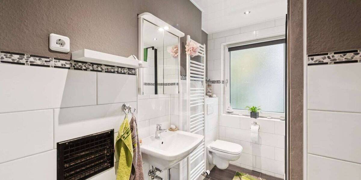 Reihenmittelhaus Köln Flittard - 4 Zimmer, 100 m&sup2;, 499.000&euro; | Angebot:26751542