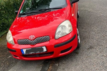Toyota Yaris 240.000 km 2.200 &euro; Solingen 42651