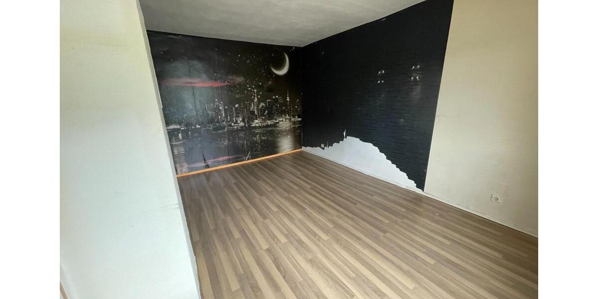 Etagenwohnung Remscheid - 7 Zimmer, 150 m&sup2;, 1.400&euro; | Angebot:25590552