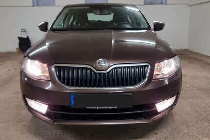 Skoda Octavia 151.000 km 8.440 &euro; Düsseldorf 40474