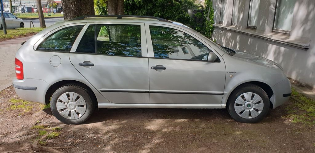 Skoda Fabia 185.000 km 1.500 &euro; Düsseldorf 40223