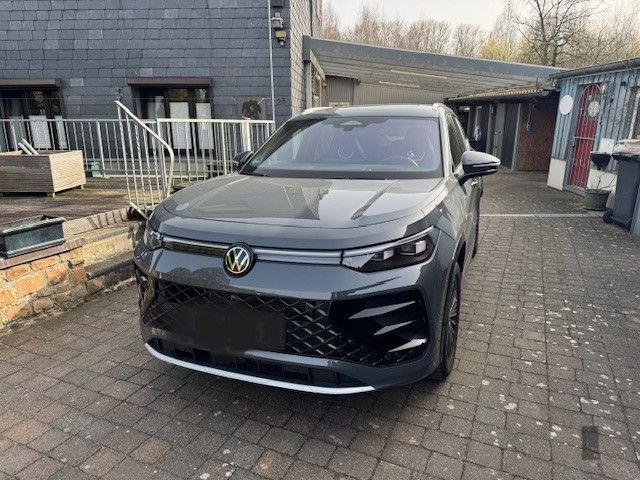 VW Tayron 12.500 km 50.449 &euro; Korschenbroich 41352