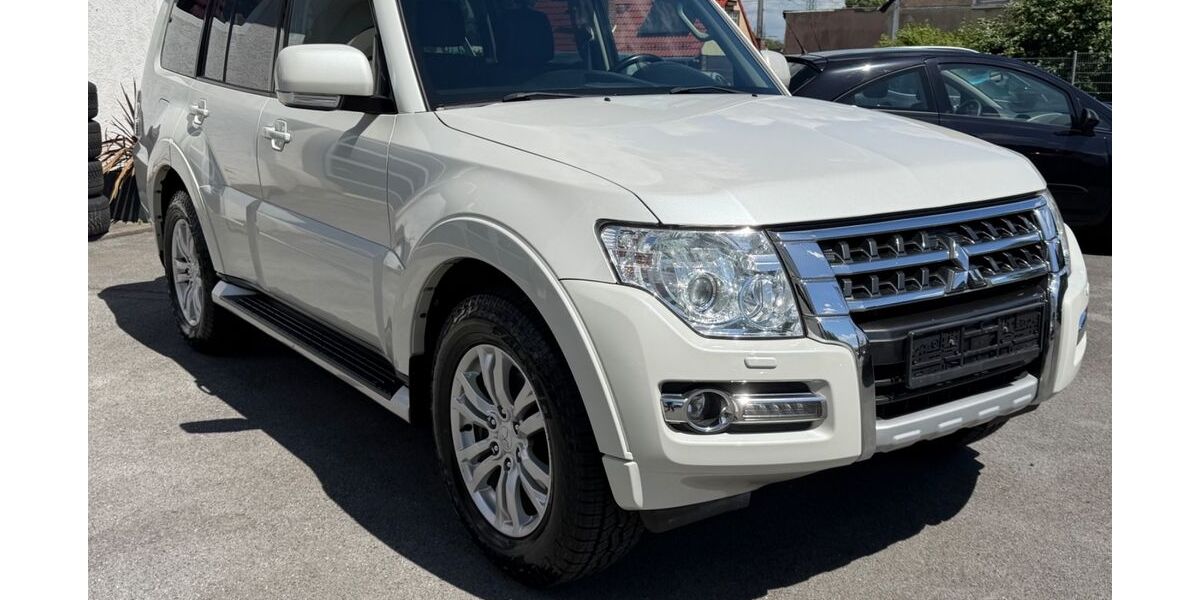 Mitsubishi Pajero 247.000 km 19.500 &euro; Düsseldorf 40231