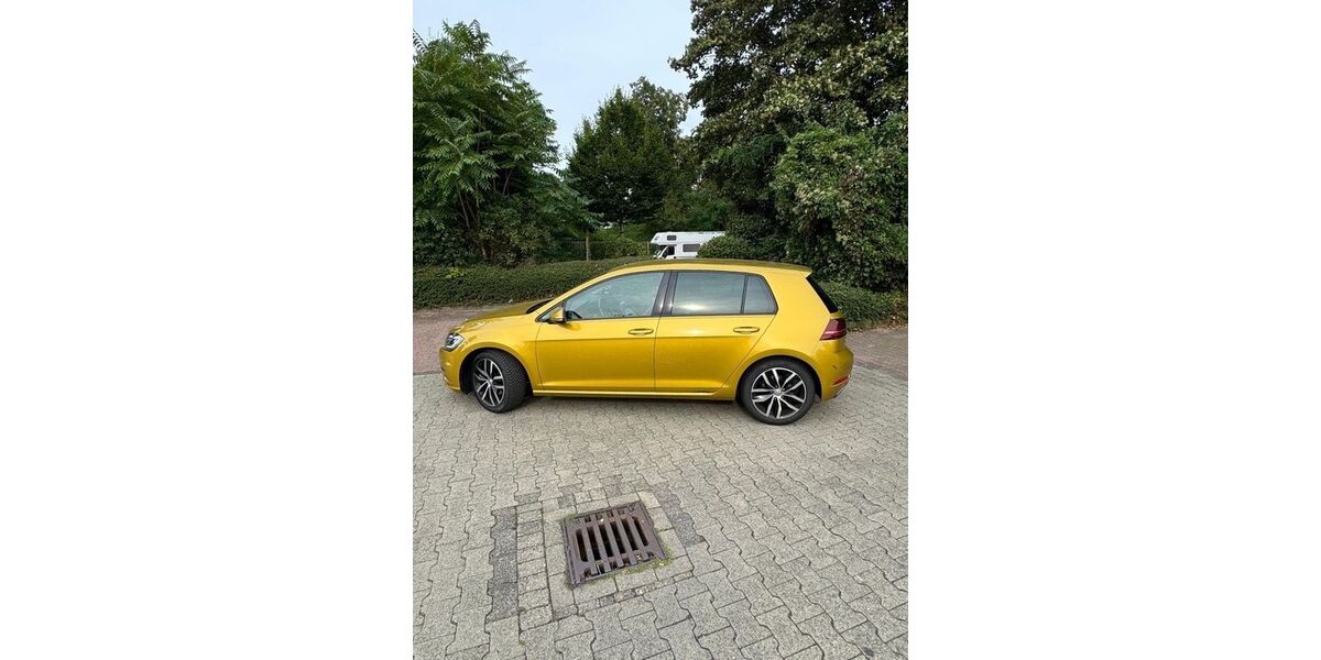 VW Golf 112.000 km 14.599 &euro; Düsseldorf 40472