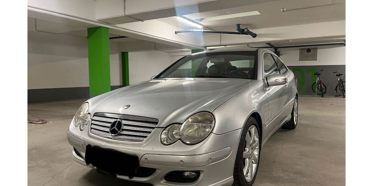 Mercedes-Benz C 200 147.000 km 4.950 &euro; Düsseldorf 40233