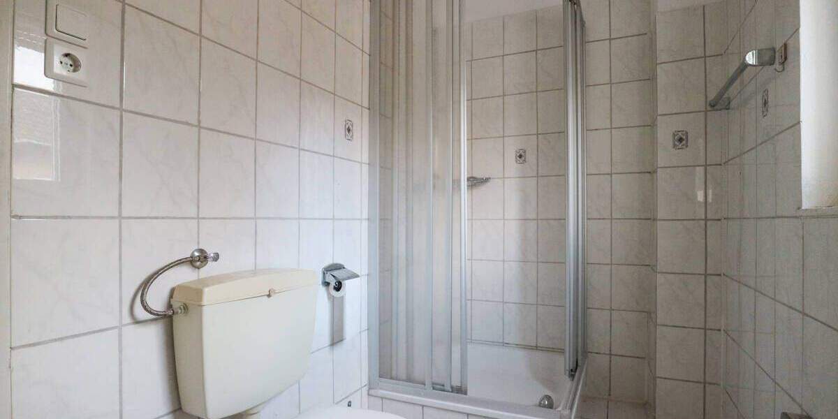 Mehrfamilienhaus, Wohnhaus Dormagen Dormagen-Mitte - 7 Zimmer, 147 m&sup2;, 330.000&euro; | Angebot:25689676