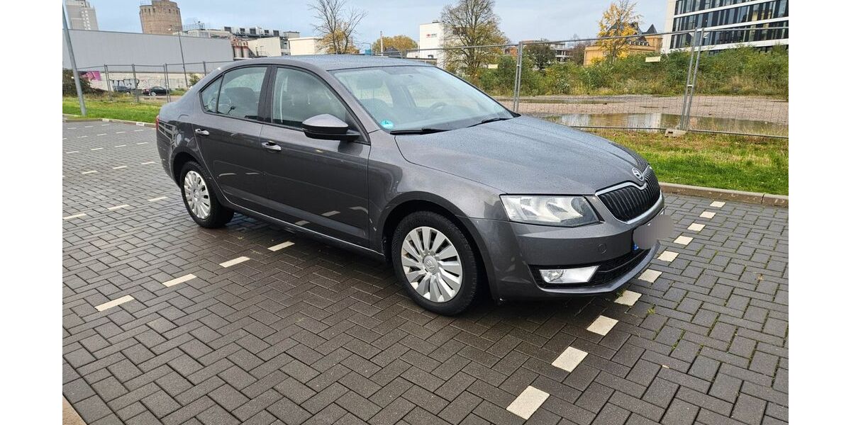 Skoda Octavia 223.100 km 4.695 &euro; Köln 50827