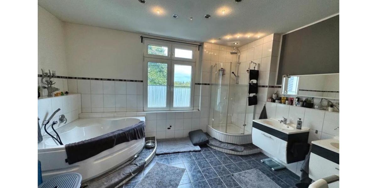 Mehrfamilienhaus, Wohnhaus Wermelskirchen - 12 Zimmer, 450 m&sup2;, 769.000&euro; | Angebot:26227530