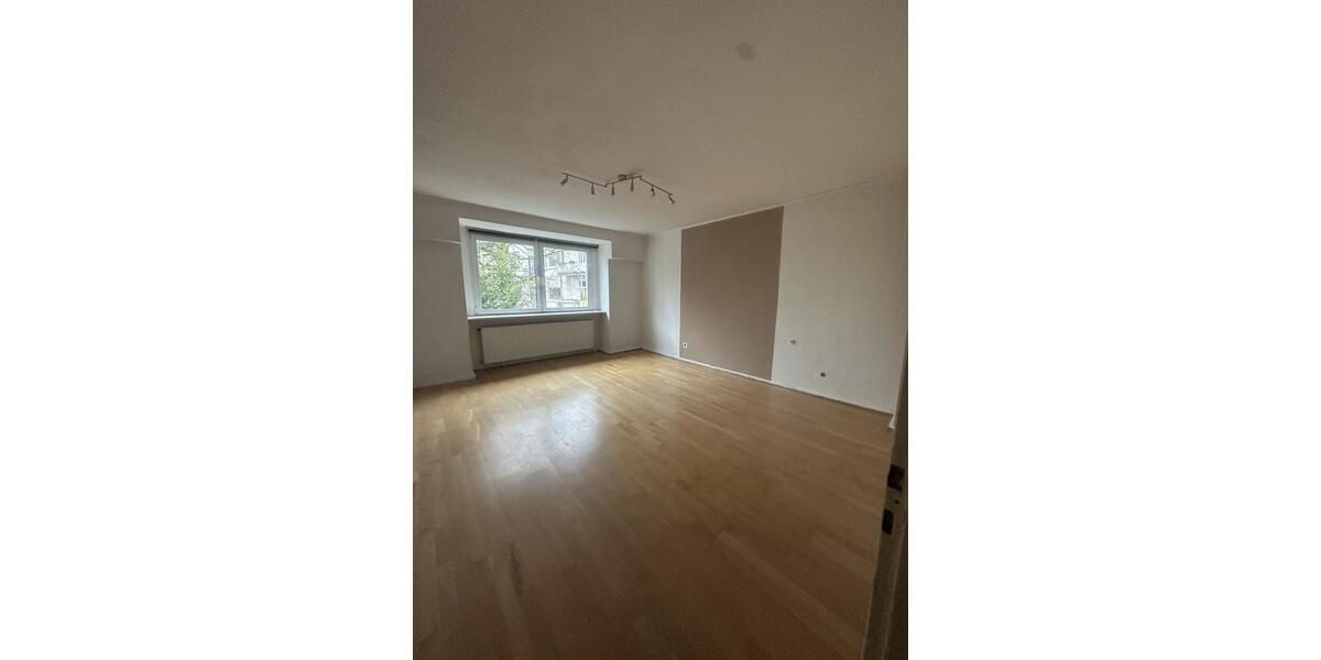 Etagenwohnung Wuppertal Gemarkung Langerfeld - 4 Zimmer, 107 m&sup2;, 860&euro; | Angebot:25648690
