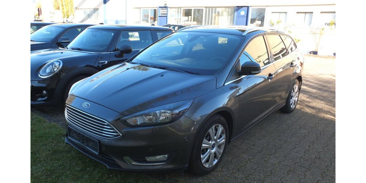 Ford Focus TITANIUM NAVI KLIMAAUTOMATIK EINPARKHILFE 134.288 km 7.798 &euro; Köln 50858