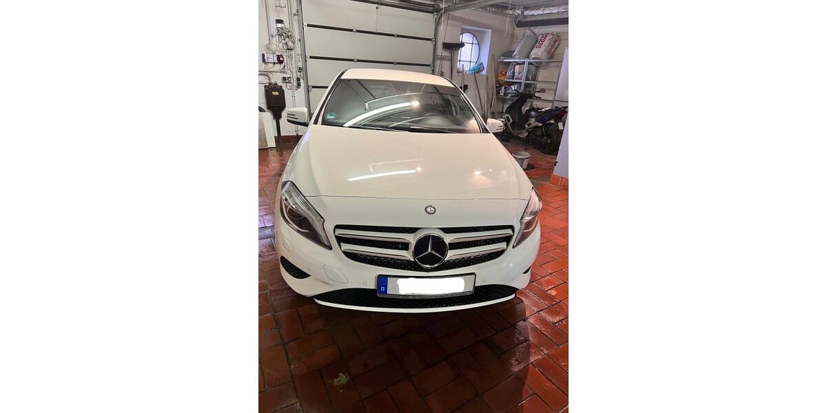 Mercedes-Benz A 180 77.493 km 13.990 &euro; Wuppertal 42115