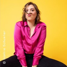 Fee Brembeck - How to Frau – Das Tutorial, nach dem niemand gefragt hat 27.11.2026 ATELIER THEATER