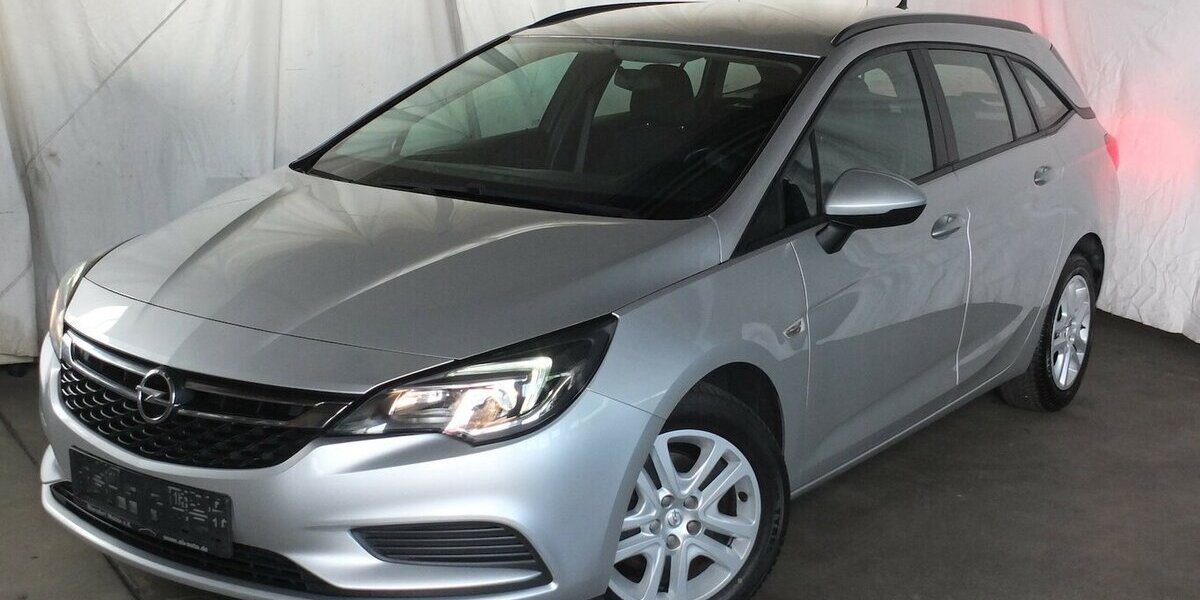Opel Astra EDITION NAVI KLIMA TEMPOMAT BLUETOOTH 99.125 km 8.908 &euro; Köln 50858
