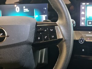 Opel Astra Ultimate Plug-in-Hybrid Navi Head Up 24.396 km 22.490 &euro; HAAN 42781