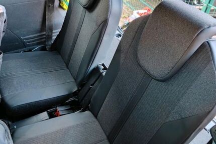 Peugeot 5008 182.000 km 16.999 &euro; Düsseldorf 40597