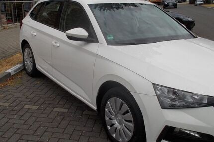 Skoda Scala 199.000 km 9.600 &euro; Düsseldorf 40233
