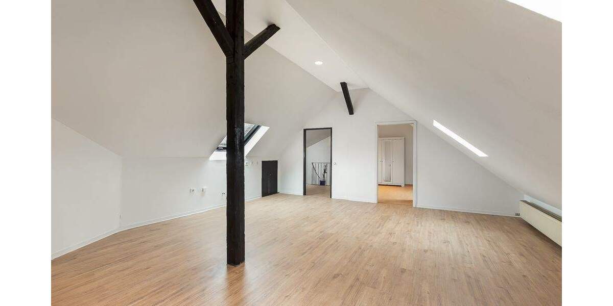 Mehrfamilienhaus, Wohnhaus Bergisch Gladbach Heidkamp - 7 Zimmer, 173 m&sup2;, 830.000&euro; | Angebot:25686490