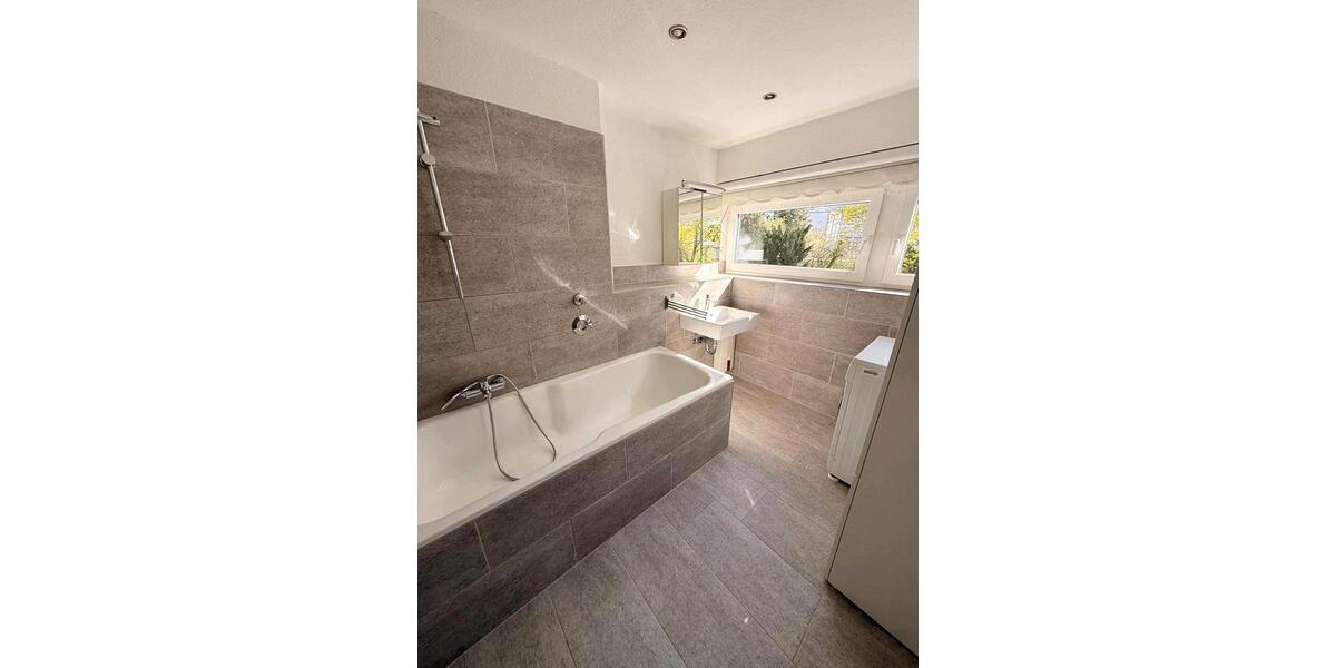 Etagenwohnung Düsseldorf Stadtbezirk 9 - 4 Zimmer, 99 m&sup2;, 420.000&euro; | Angebot:26150401