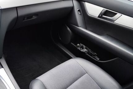 Mercedes-Benz C 250 117.000 km 8.850 &euro; Kòln 51063